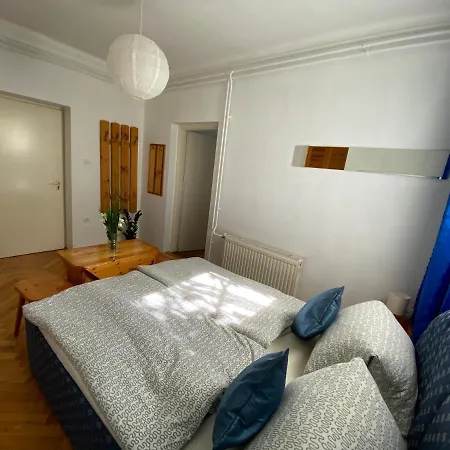 Anonymus Vendeghaz Apartment *