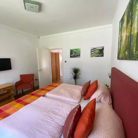 Anonymus Vendeghaz Appartement